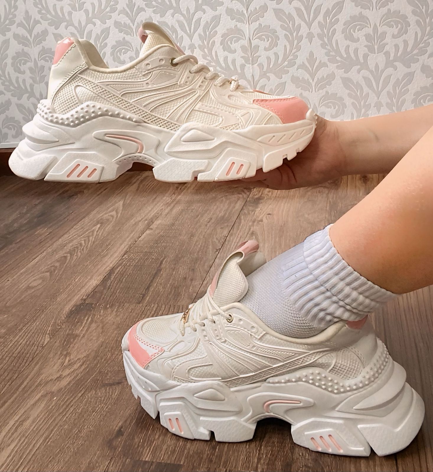 Colombia Moda Online women's stylish platform shoes chunky white sneakers with pink accents and mesh upper
